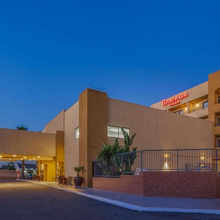 Ramada Plaza By Wyndham Garden Grove/Anaheim South Hotel Exterior photo