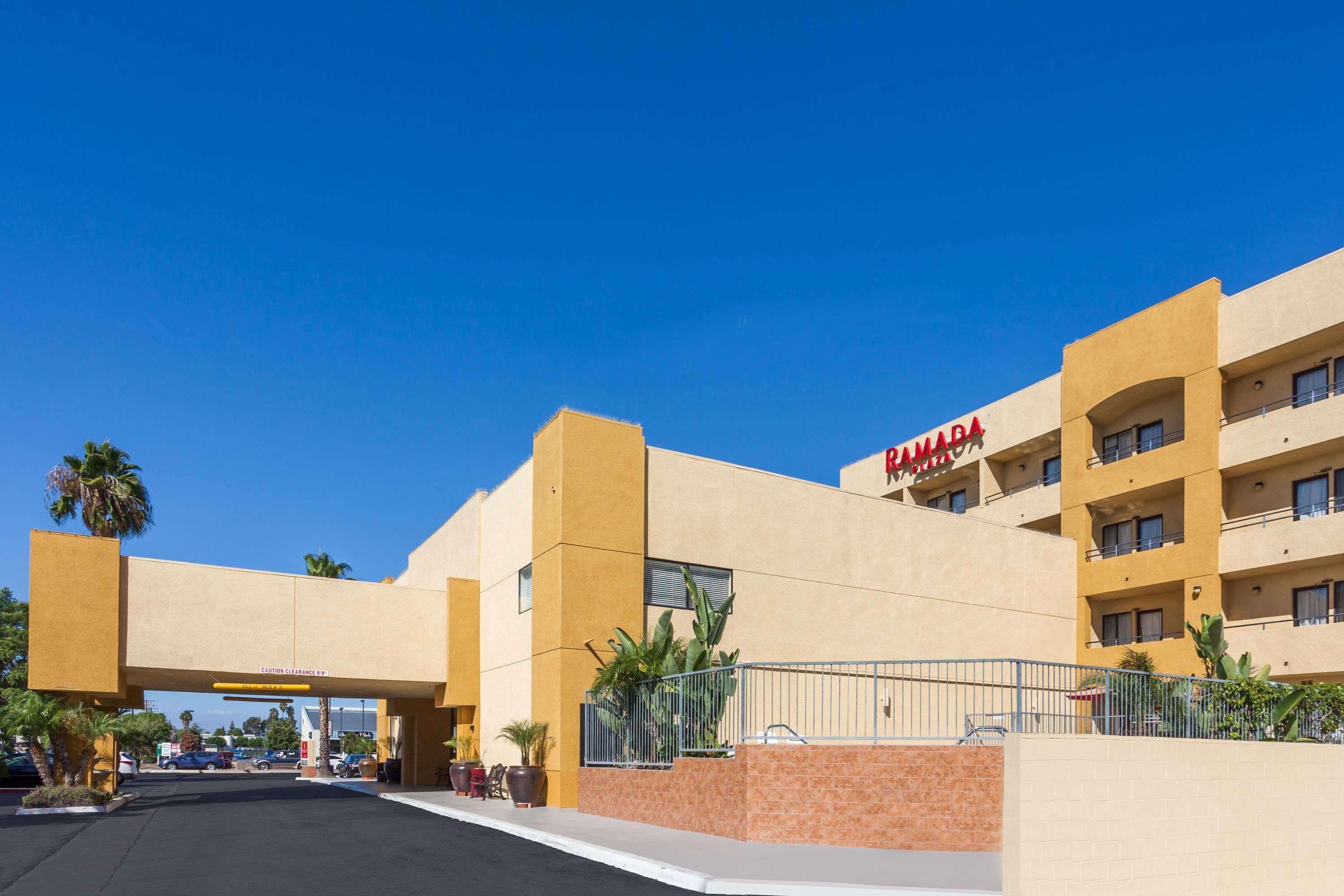 Ramada Plaza By Wyndham Garden Grove/Anaheim South Hotel Exterior photo